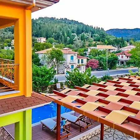 Villa Eclectic With Pool And Stunning Views Asprogerakata