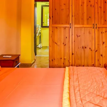Villa Eclectic With Pool And Stunning Views Asprogerakata