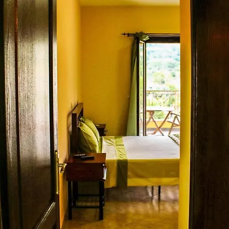 Eclectic With Pool And Stunning Views Villa *