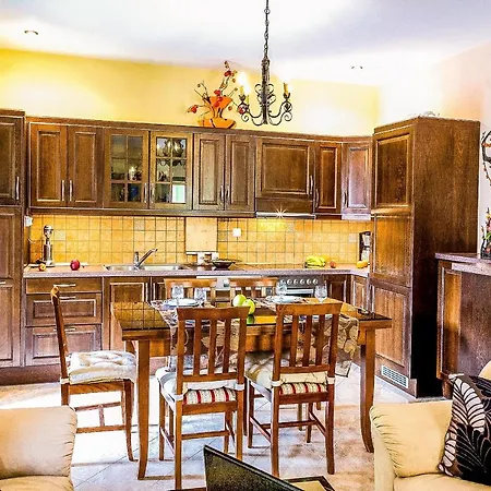 Eclectic With Pool And Stunning Views Asprogerakata