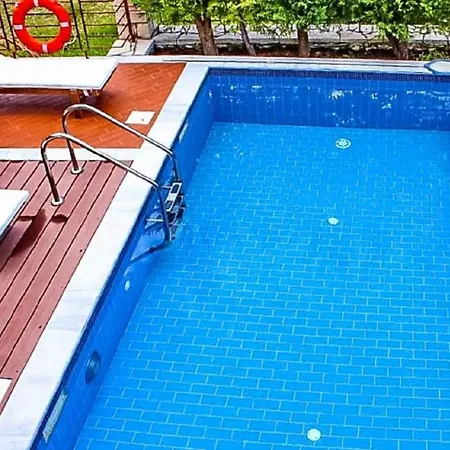 Eclectic With Pool And Stunning Views * Asprogerakata