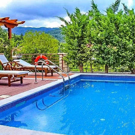Eclectic With Pool And Stunning Views * Asprogerakata